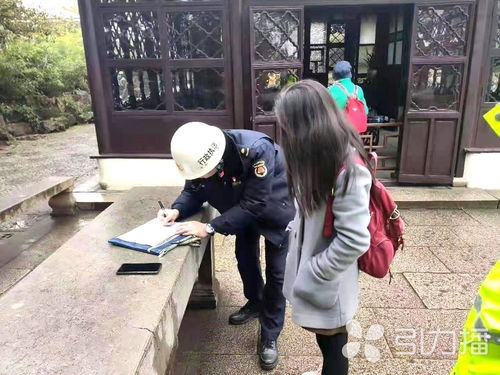 女导游嘲讽游客穷，一次不当行为的警示