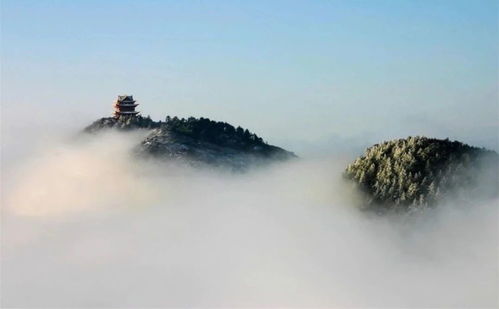 穿越云海，寻觅心灵的净土 —— 峨眉山二日游全记录