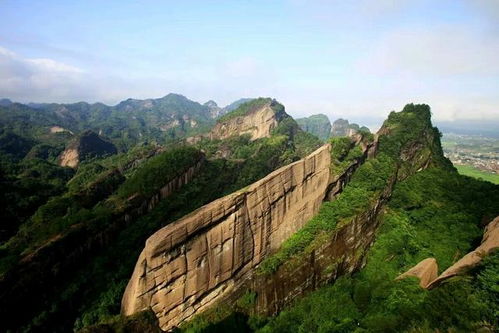 探秘福建的绿色明珠——连城冠豸山，走进自然与历史的双重盛宴