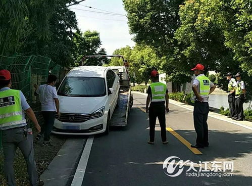 红绳下的纷争，村民拦车收费现象探究