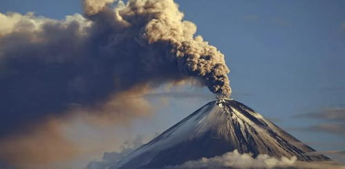 如何在预算内享受极光与火山的奇幻之旅